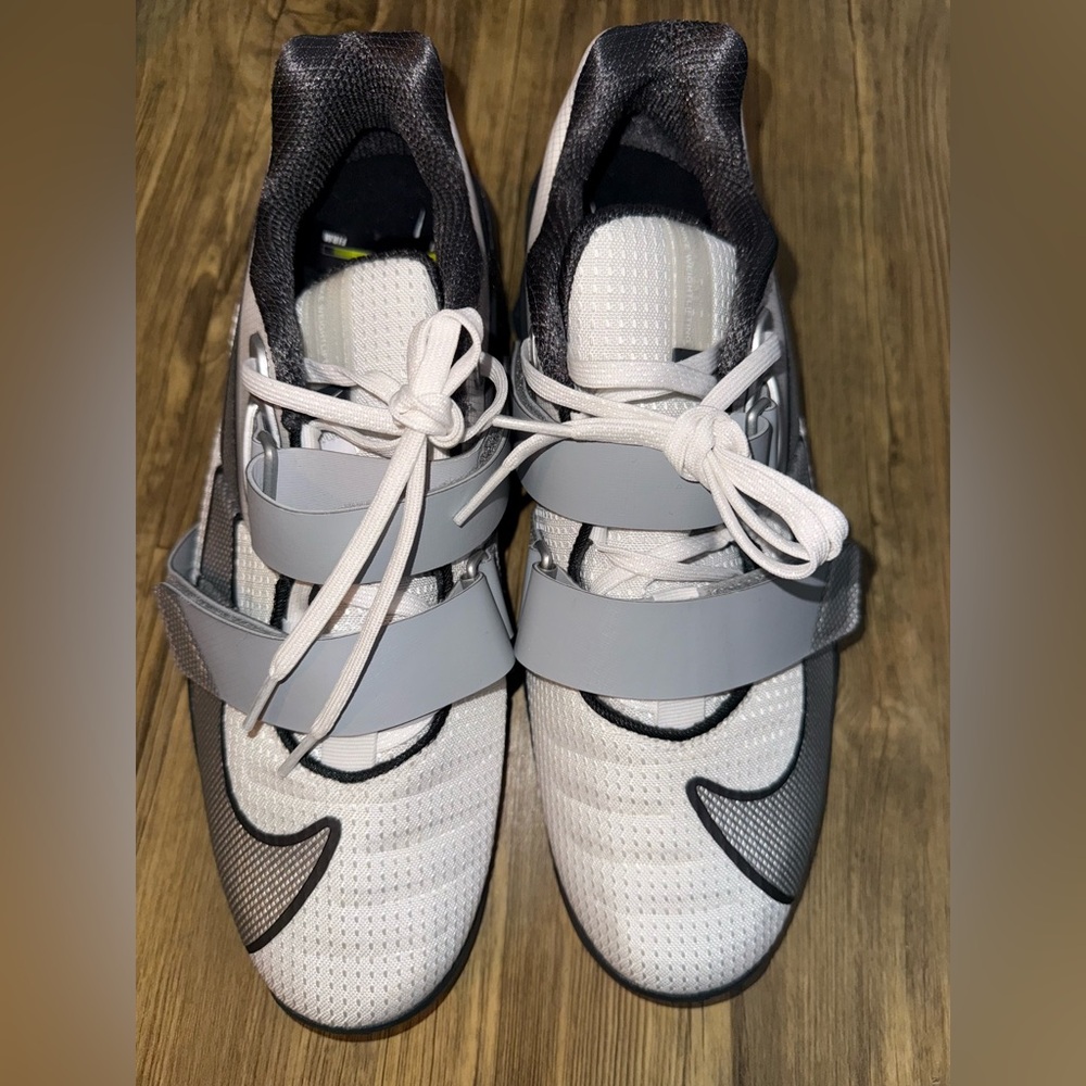 Nike Romaleos 6 SE Weightlifting Shoes- White/Metallic Silver Anthracite
